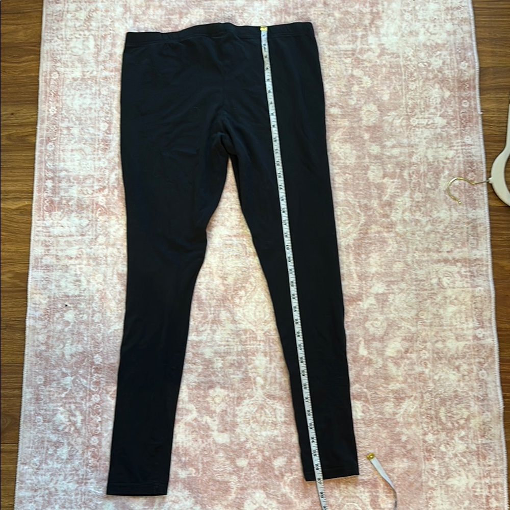 Women’s Black Leggings with Smiley Face Knee Graphic L - Picture 6 of 7